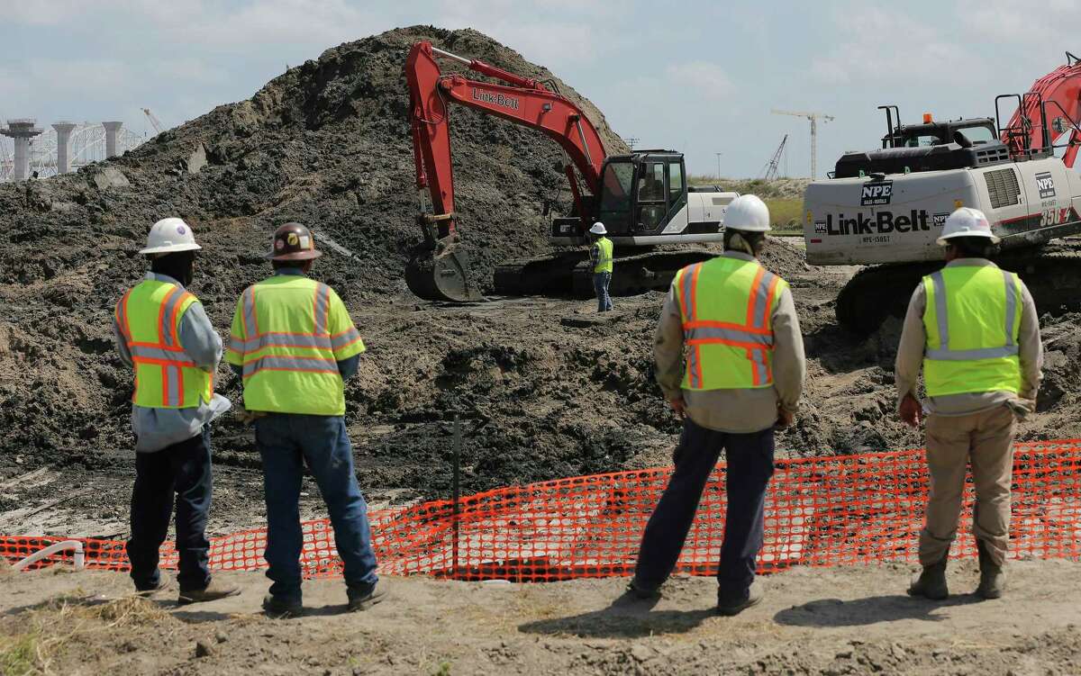 Work crews oversee the construction for the new "Cactus 2" oil pipeline in Corpus Christi on Tuesday, May 28, 2019. Corpus Christi is becoming a major port for the export of oil from the Permain Basin and The Eagle Ford. One of the big players is NuStar Energy which operates four docks along the Corpus Christi industrial canal. Like many energy storage companies, NuStar is looking forward to the completion of several projects at the canal such as the new Harbor Bridge project which will allow for bigger vessels to pass into the canal and thus can take on more barrels of oil for shipment and a new and larger pipeline which will feed into NuStar's 400-series tank farm. Projects that the new bridge and new pipelines are cementing Corpus Christi as an emerging port of commerce in the energy sector. (Kin Man Hui/San Antonio Express-News)