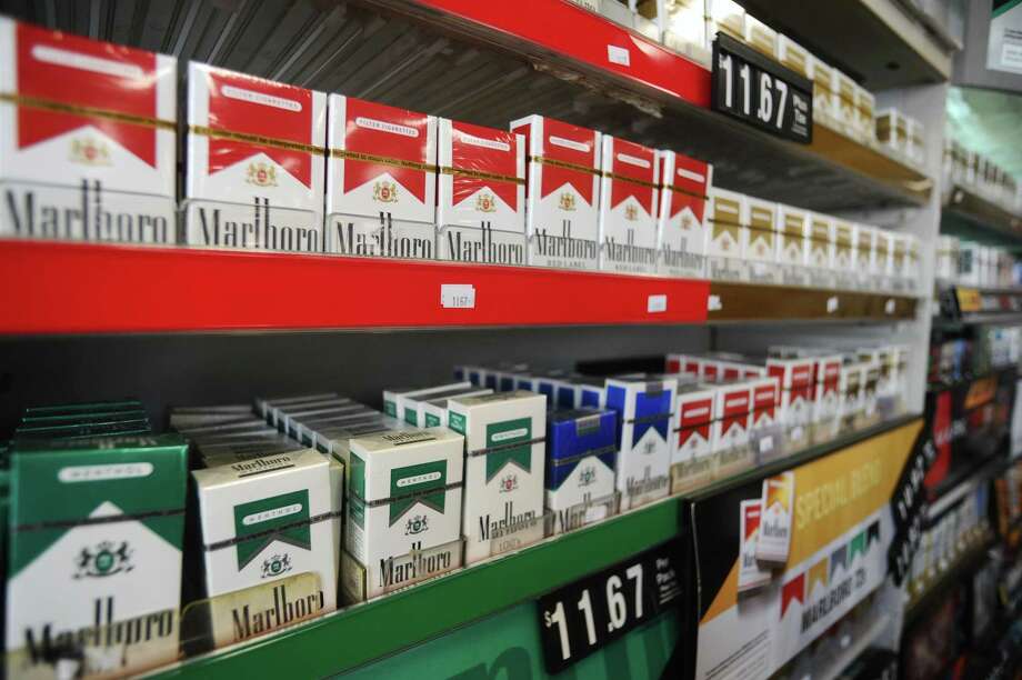 Raising CT age to buy tobacco awaits Lamont signature - The Middletown ...