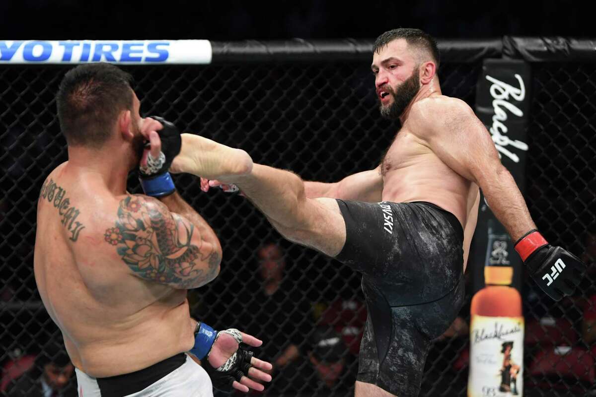 Andrei Arlovski will fight Ben Rothwell in a heavyweight bout at UFC Fight Night at the AT& Center on July 20.