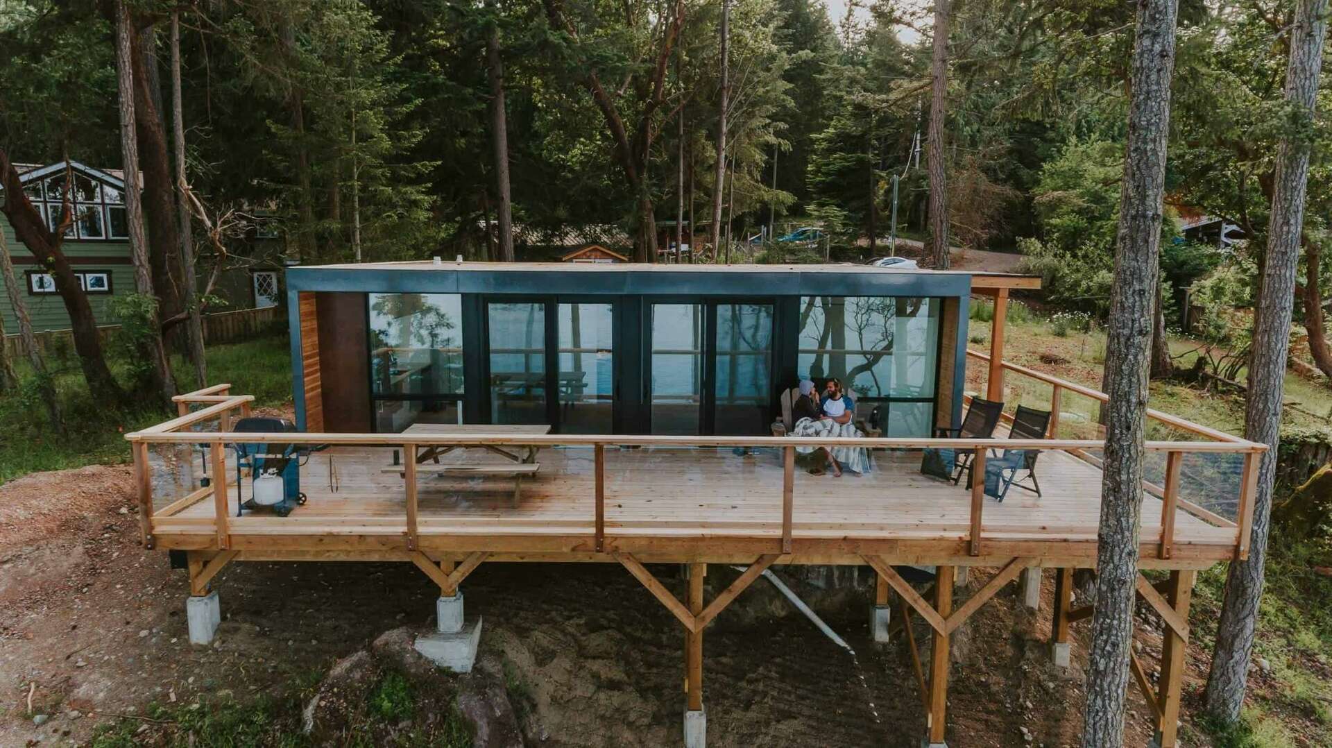 De Lux River 40' Container Home Tour with Tiny House Expedition • Relevant  Buildings, image size:1920x1078