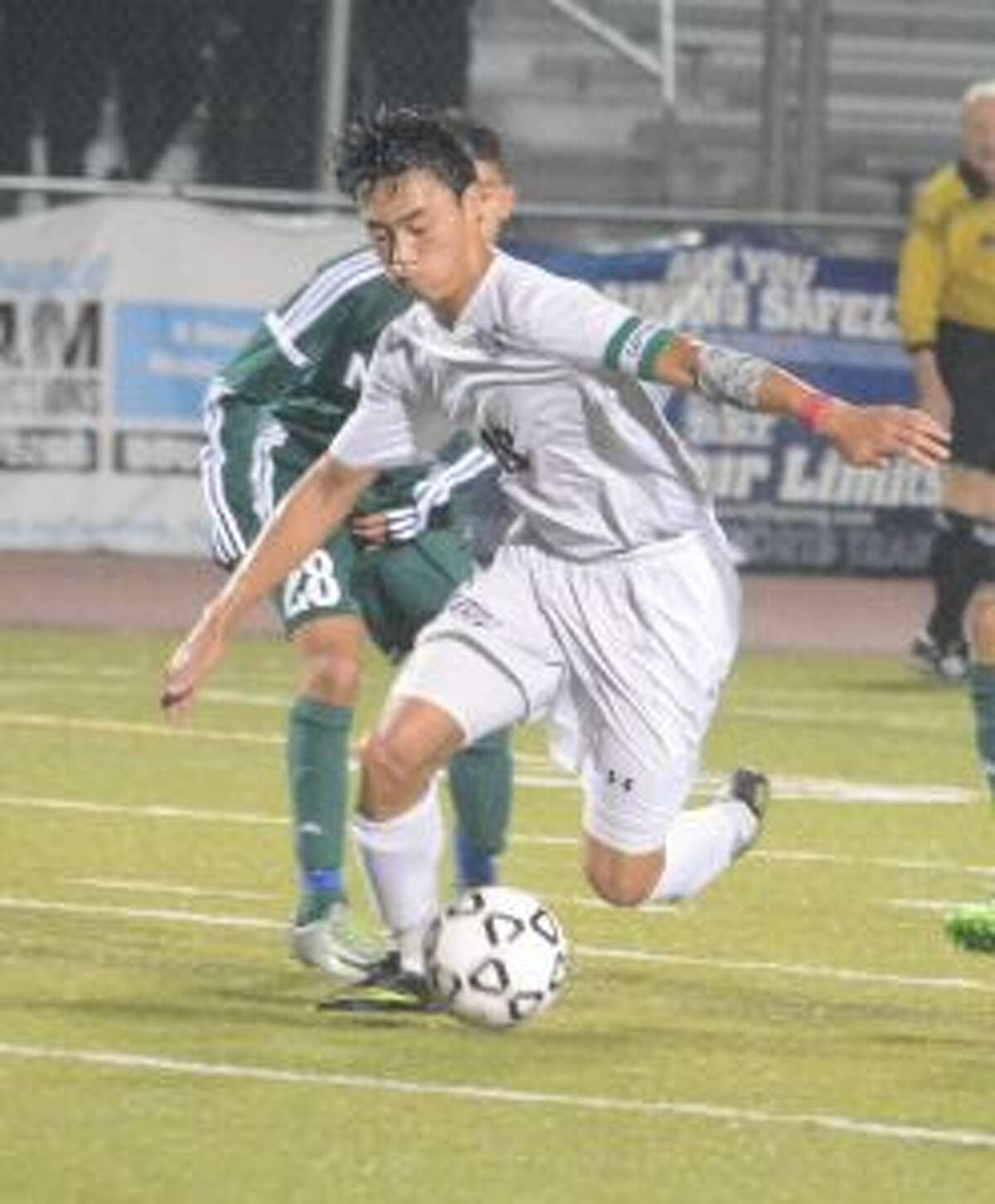Trumbull's Thang Dao had an assist in the Eagles' 4-1 victory