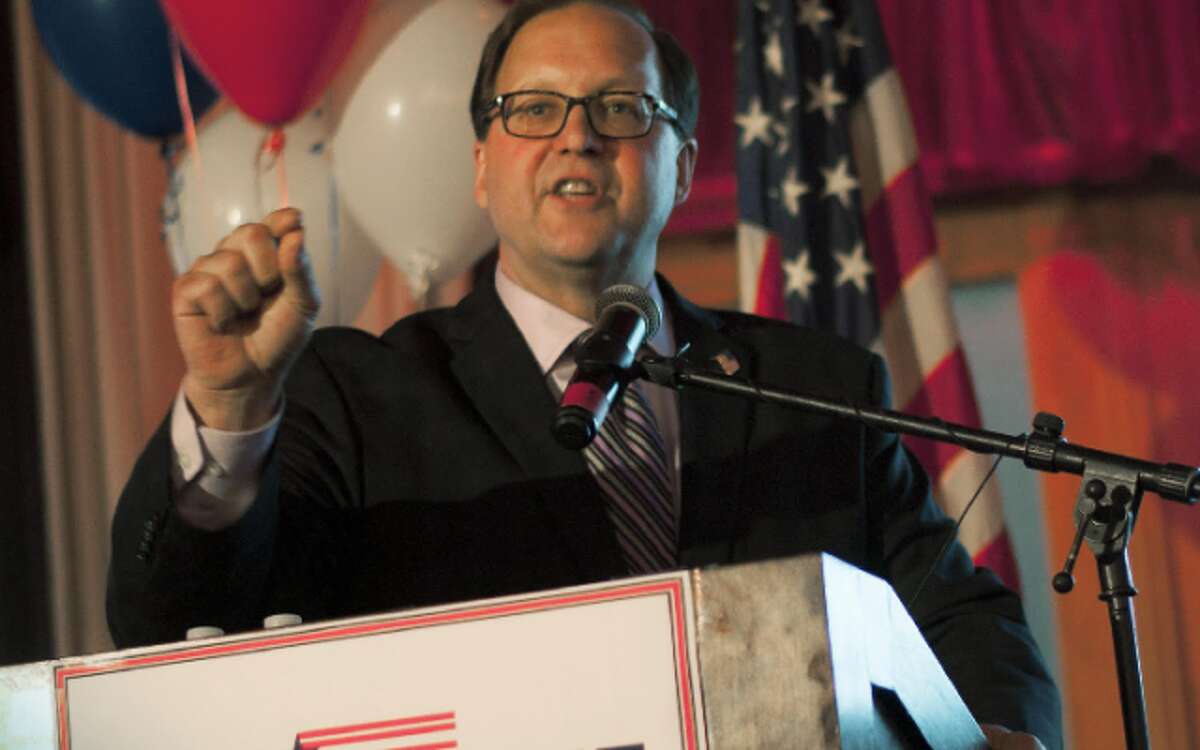 Board of Education member Paul Lavoie is the unanimous choice of the town GOP to run for first selectman in November.