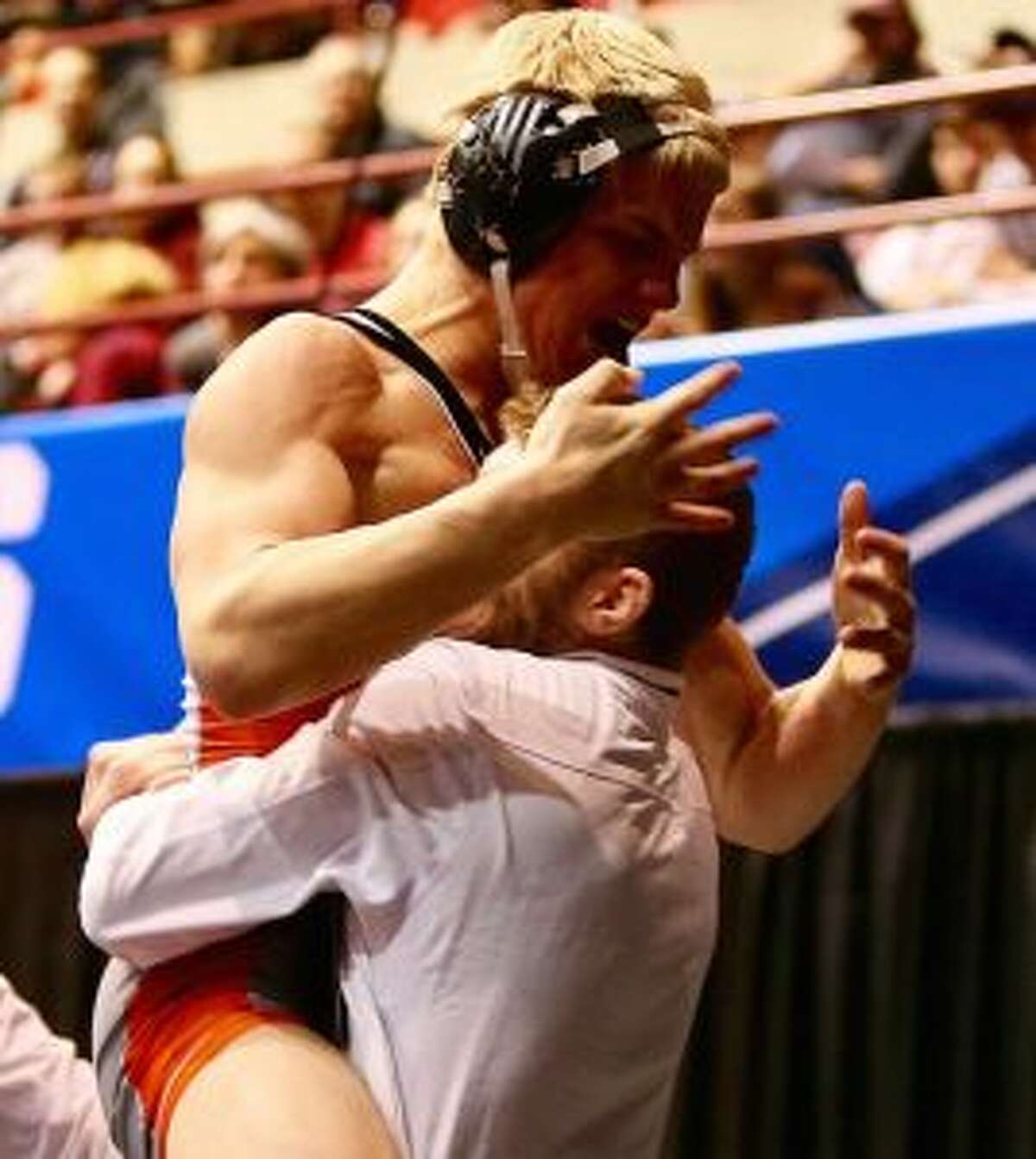 Cross Cannone improved to 19-0 with his 9-2 victory in the Division III National Duals final at 149 pounds.