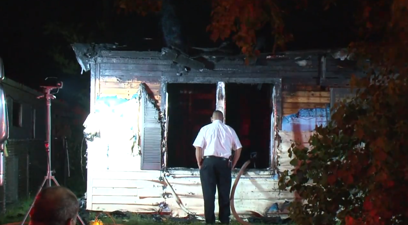 Houston Firefighter Injured While Battling Blaze At Southeast Home