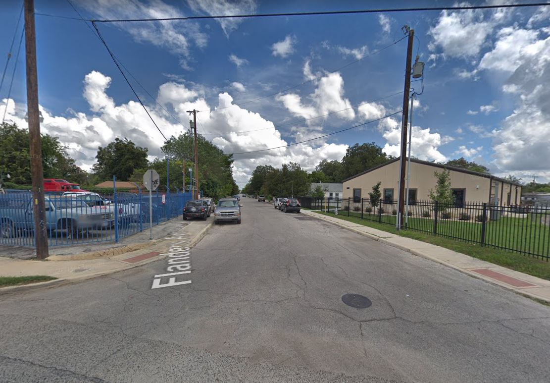 SAPD: 2 men hospitalized after South Side shooting