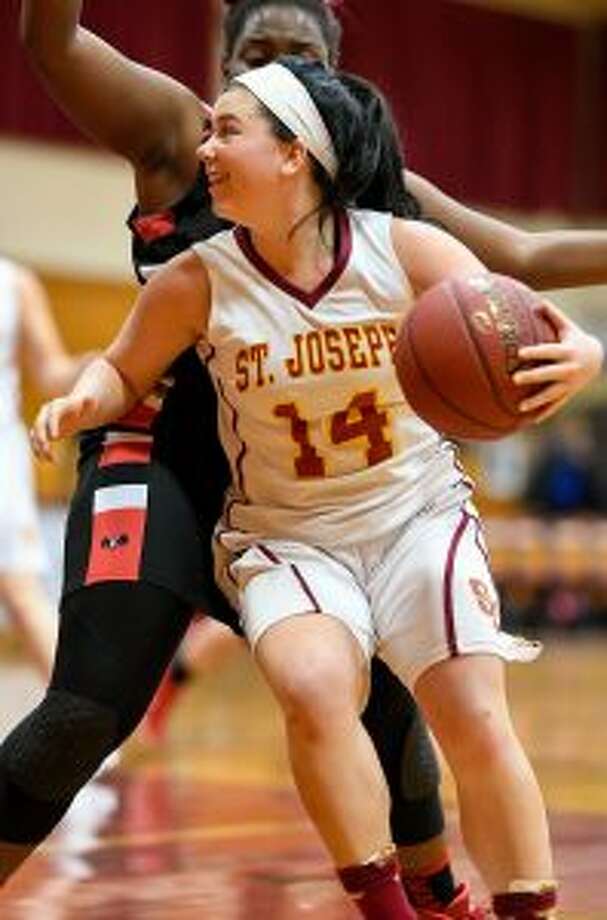 Girls Basketball St Joseph Defeats Bridgeport Central Trumbull