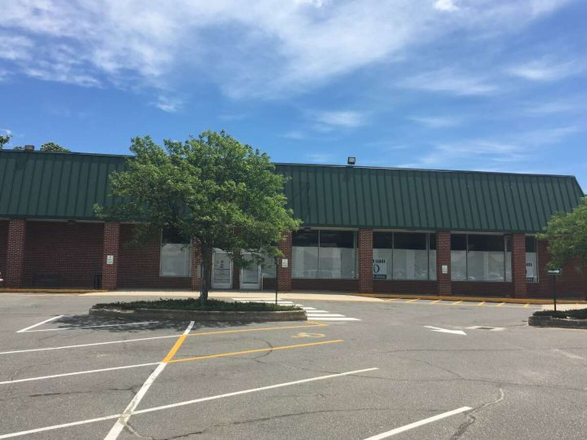 Trumbull Center has lacked a grocery store since Porricelli's closed its doors in December 2012.