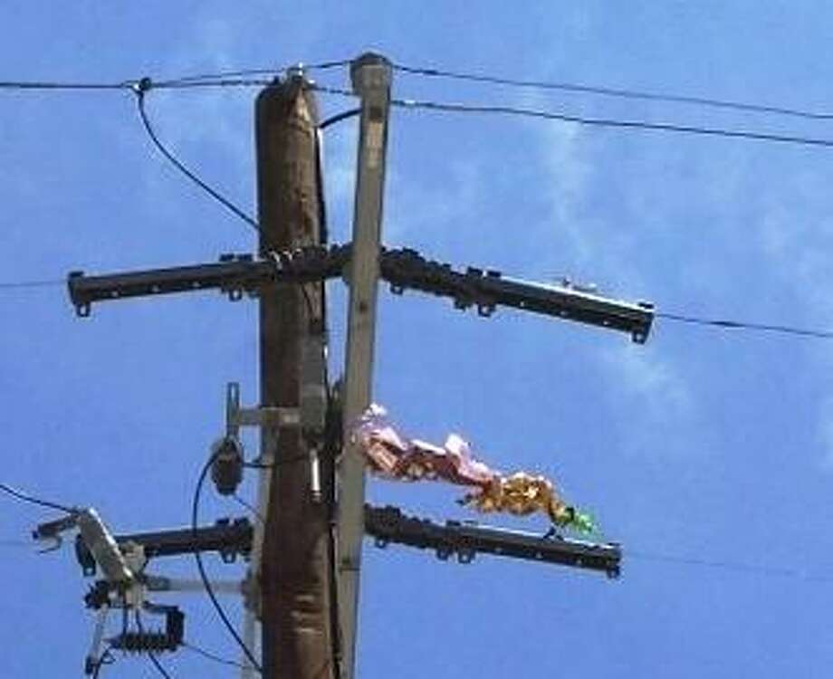 Entergy Texas Seeks To Reduce Power Outages Caused By Metallic Balloons The Courier