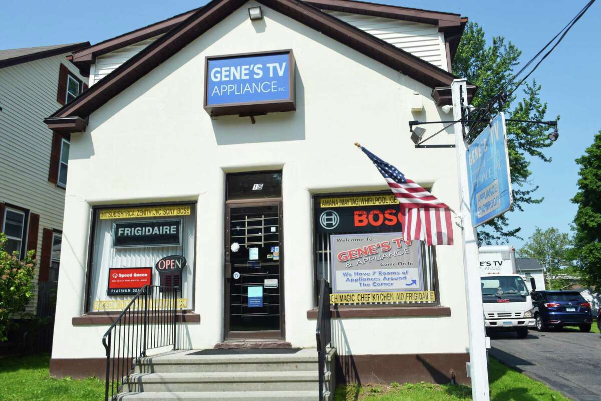Gene’s TV & Appliance, a family owned business which prides itself on customer service, is located at 15 Rome Ave. in Middletown’s North End.