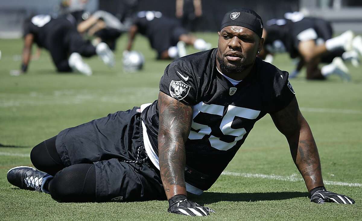 Raiders middle linebacker Marquel Lee (55) and Cincinnati Bengals