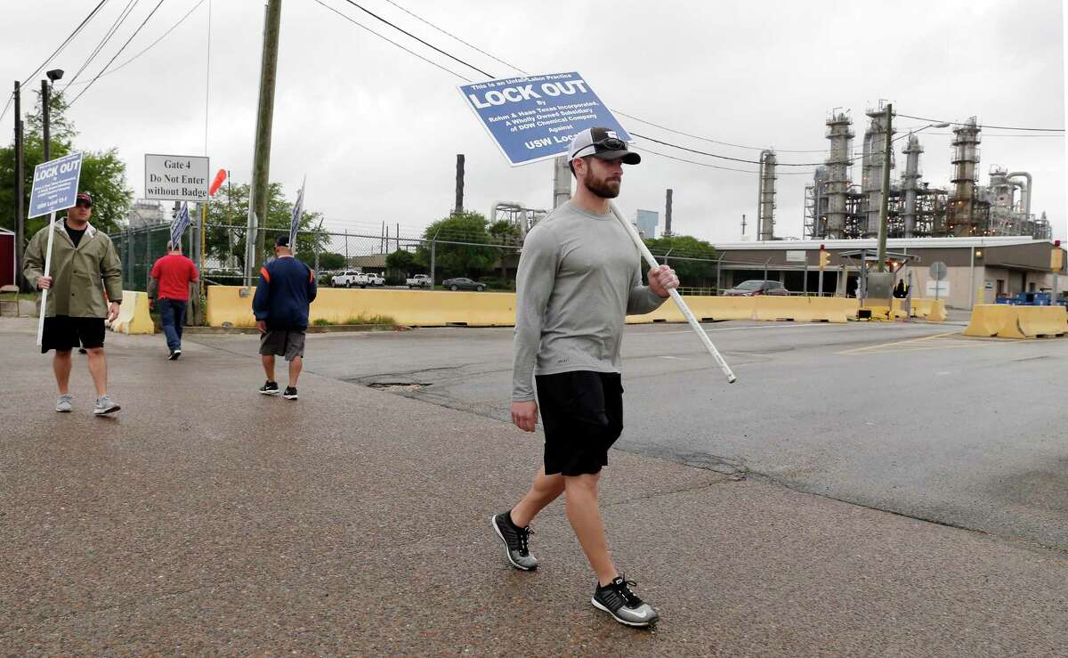 Dow Chemical lockout ending in Deer Park