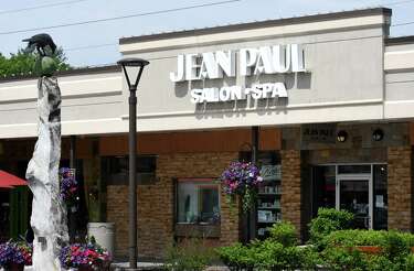 Hairstylist Accuses Jean Paul Salon Co Owner And Boyfriend Of