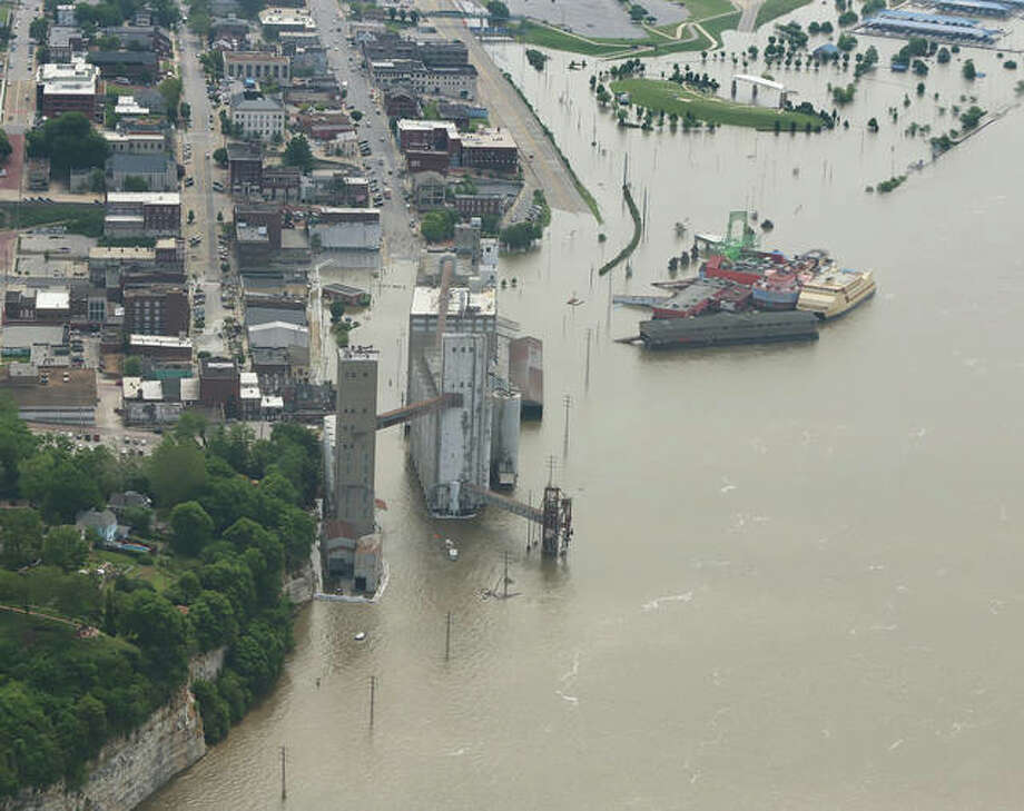 AERIAL TOUR Alton area flood views from above — 28 photos Alton