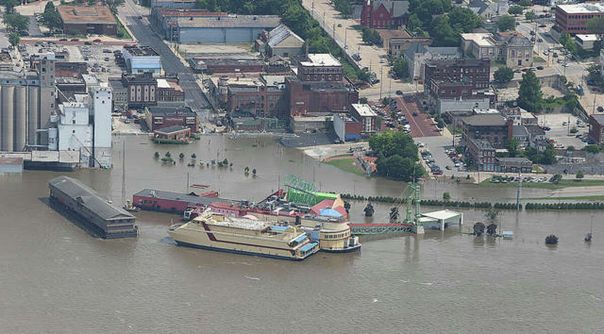 AERIAL TOUR Alton area flood views from above — 28 photos
