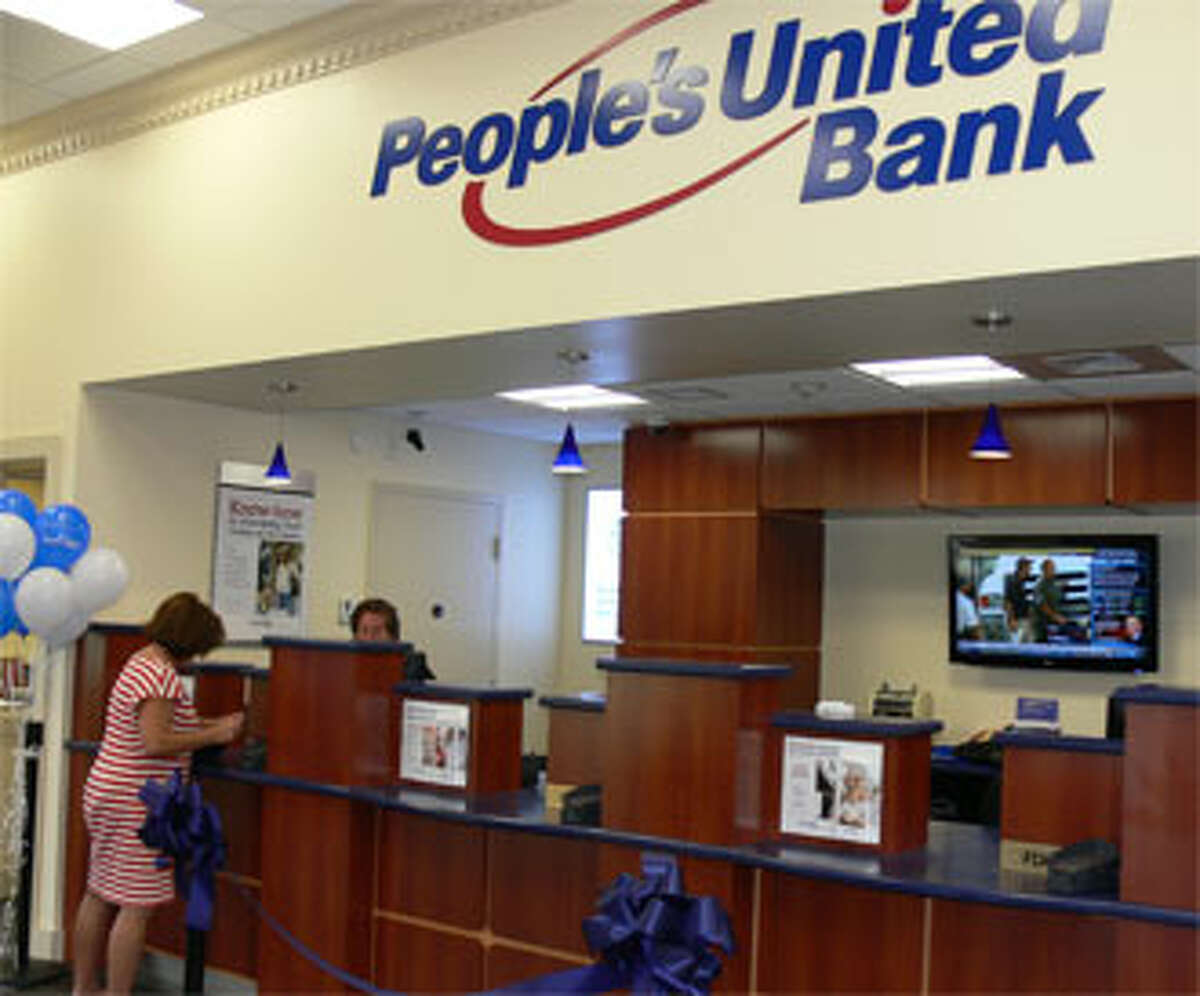 New People's United Bank branch in Shelton makes ‘a statement’