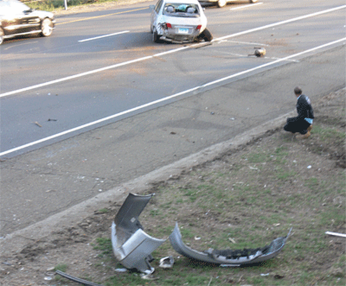 Accident causes major backup on Route 8 south in Shelton