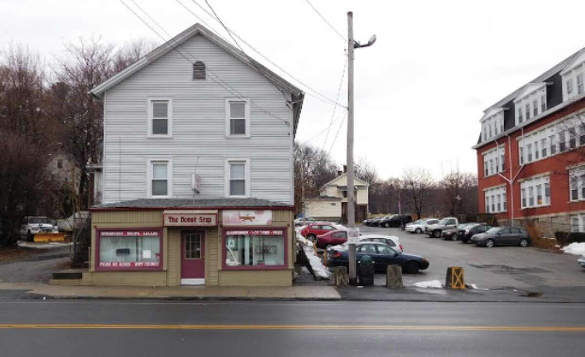 25unit apartment building proposed for Howe Avenue