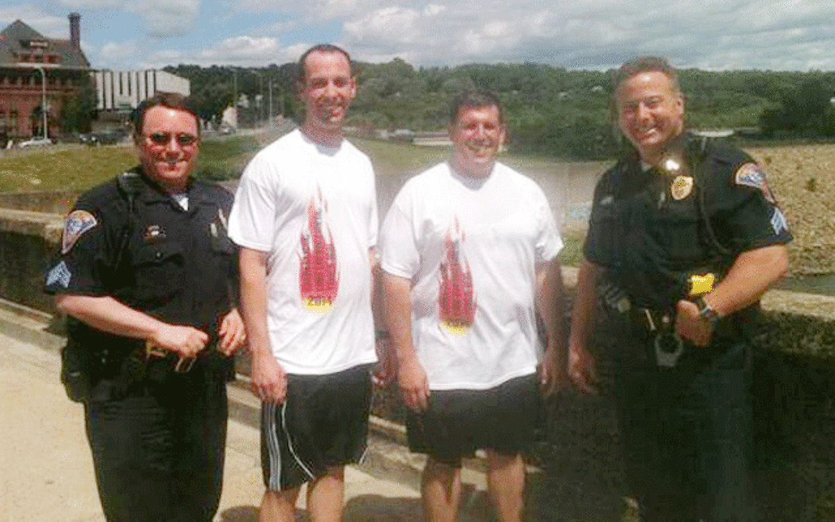 Photo of Shelton police officers during the run from @SheltonPoliceCT