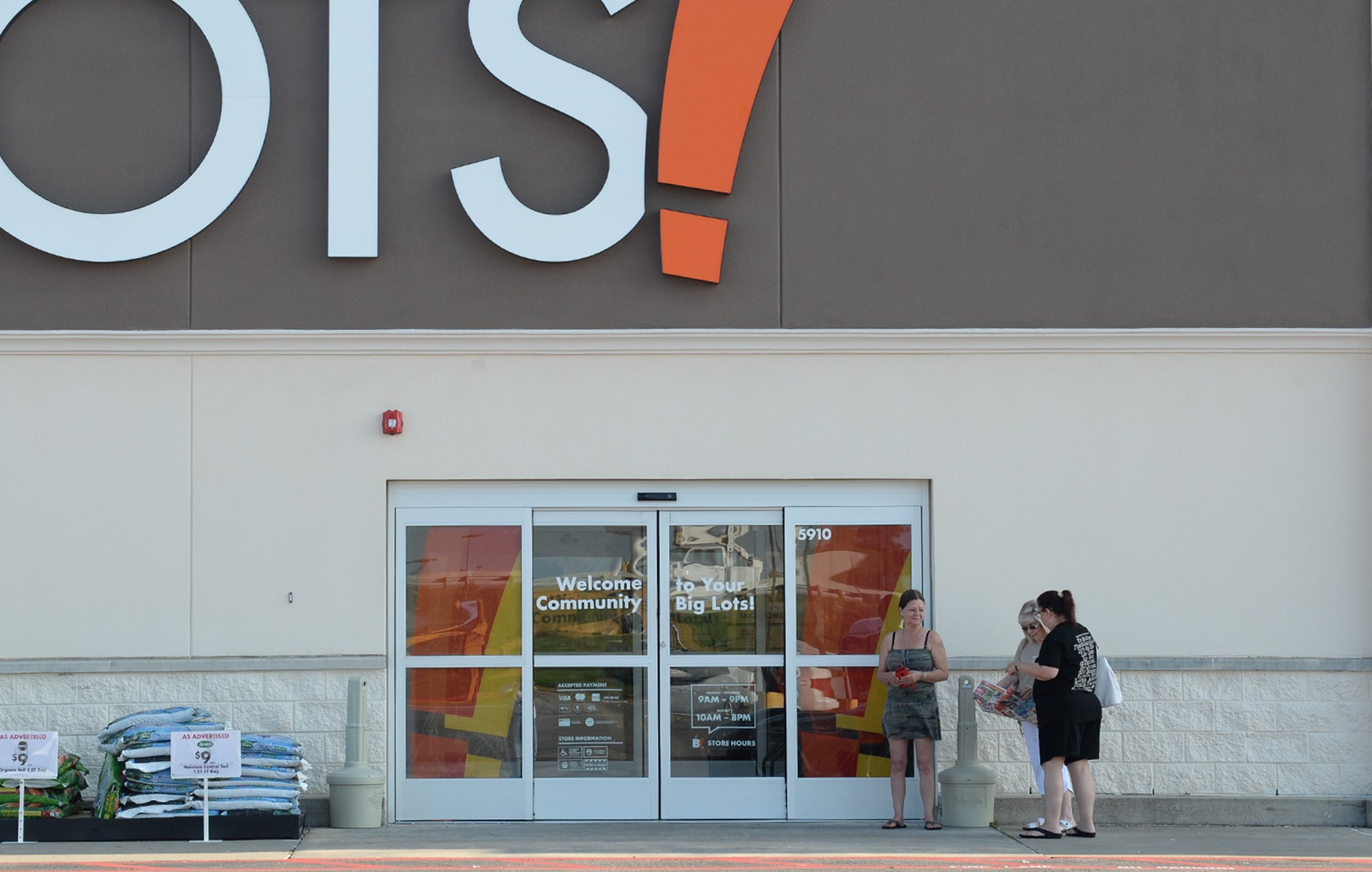 Peek inside Beaumont s new Big Lots