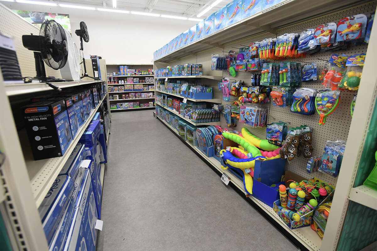 Peek inside Beaumont s new Big Lots