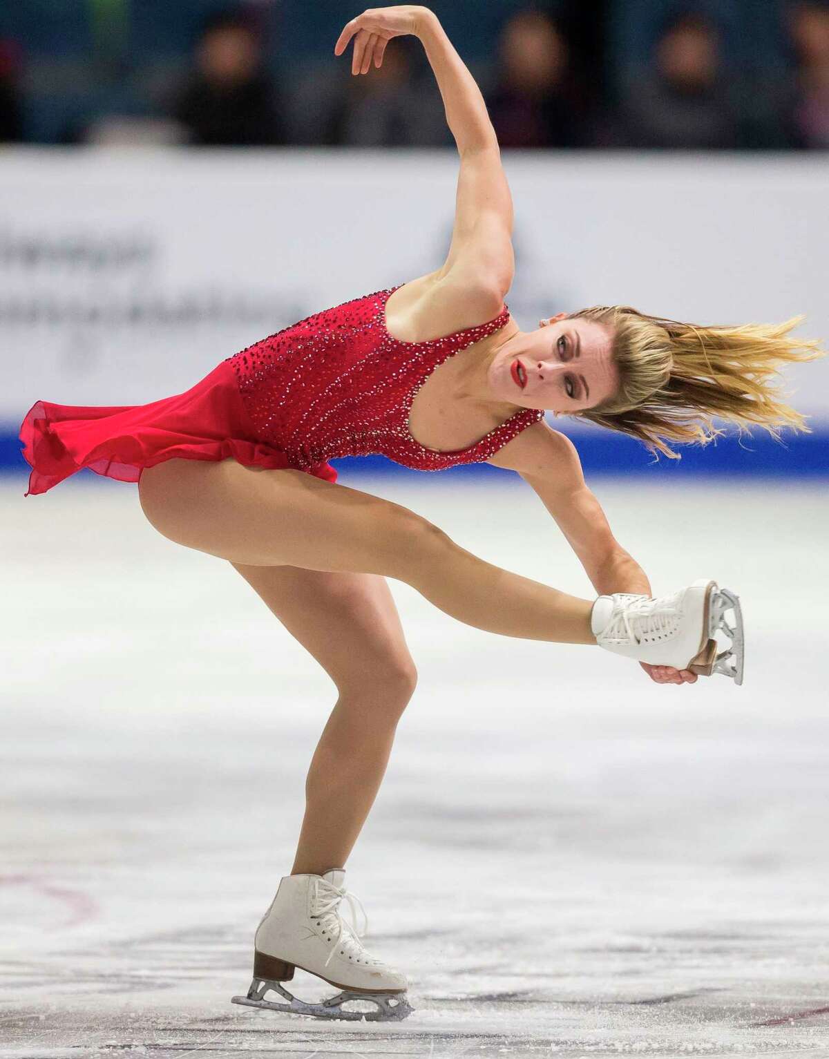 Ashley Wagner still skating, just not competitively