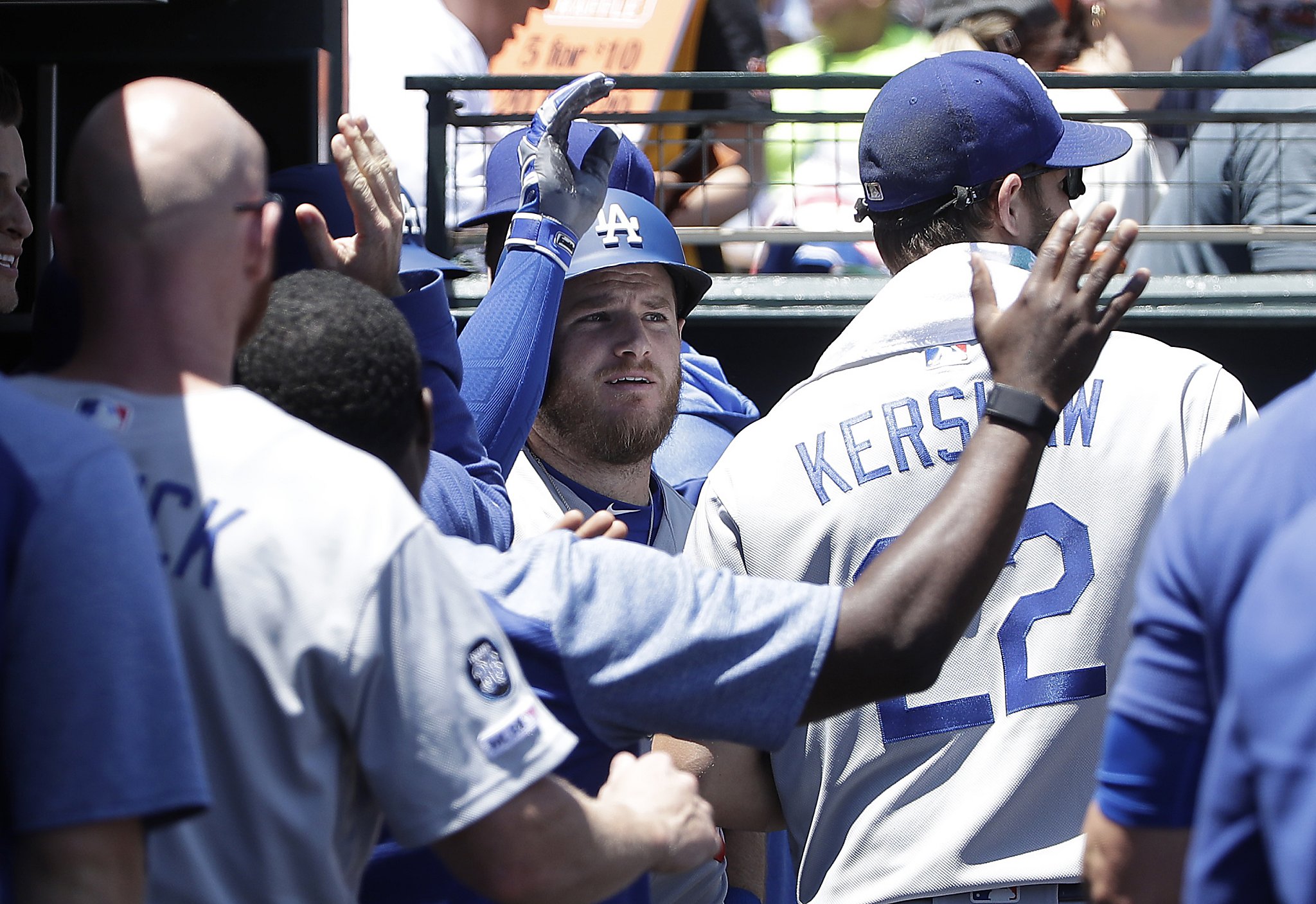 Giants lose 9-8 after Madison Bumgarner knocked out by Max Muncy's