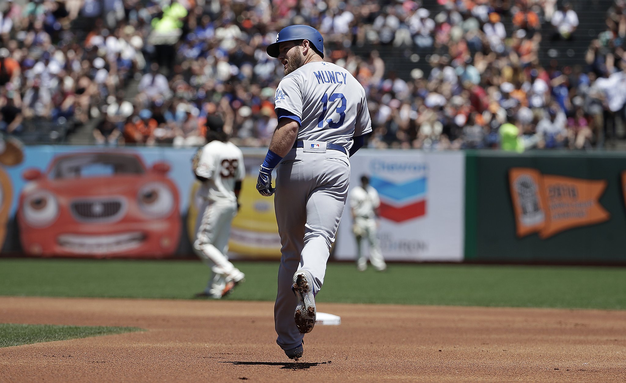 Dodgers Video: Rollins Copies Bumgarner's Confrontation