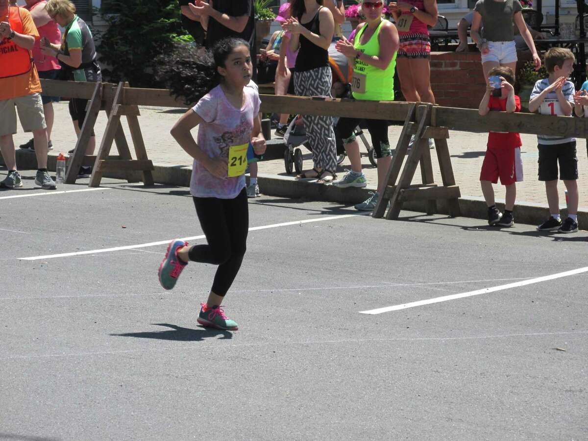 Eluid Ngetich wins Litchfield Hills Road Race for fifth time