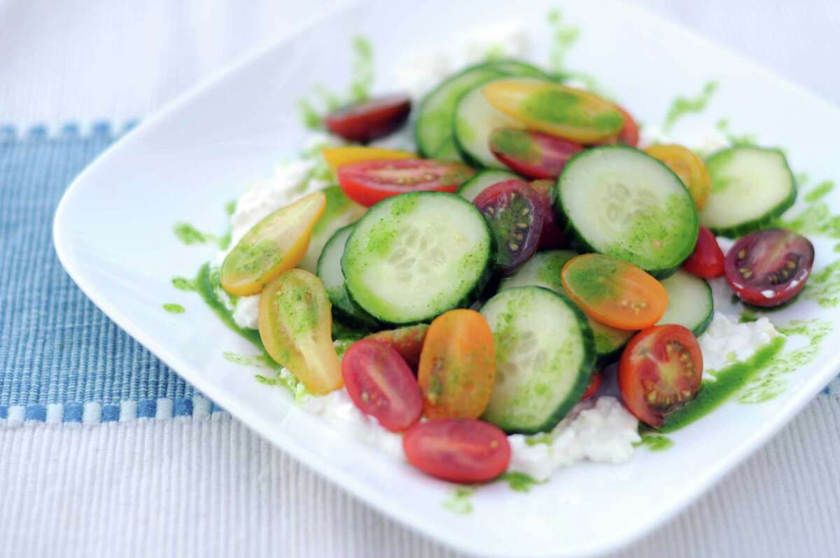 Recipe Cucumber Salad with Cherry Tomatoes, Parsley Oil and Cottage Cheese