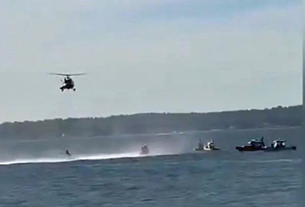 7 rescued after boat capsizes in LI Sound