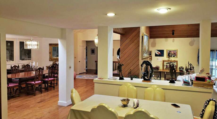 On The Market Easton Contemporary Colonial For Indoor Outdoor