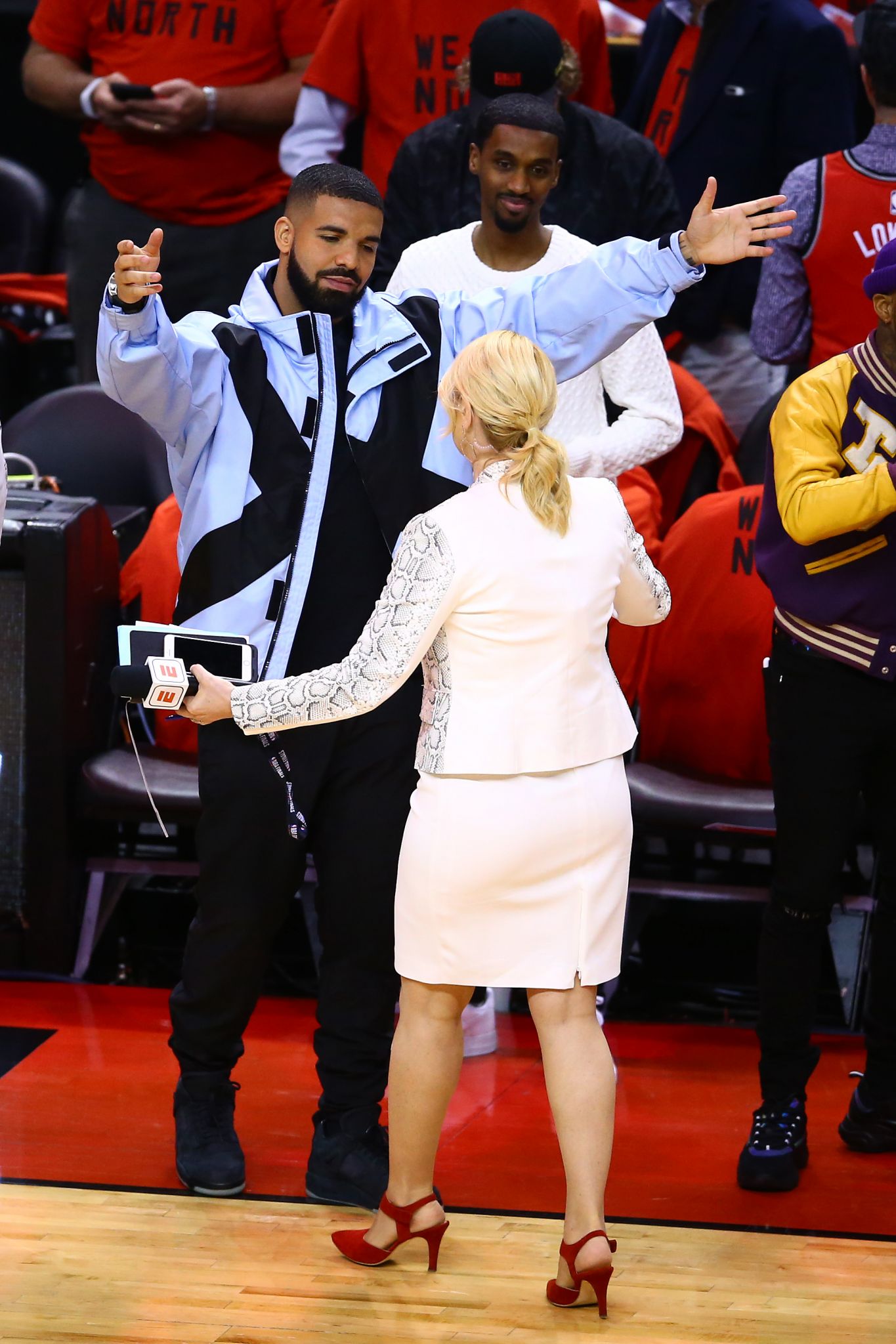 Wayne Gretzky, Drake and Richard Branson among the celebs at Game 5 of NBA  Finals