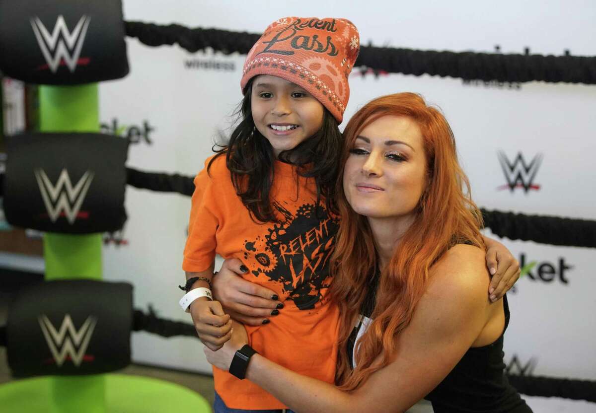 Wwe Star Becky Lynch Slams Into San Antonio For Celebrity Fan Fest