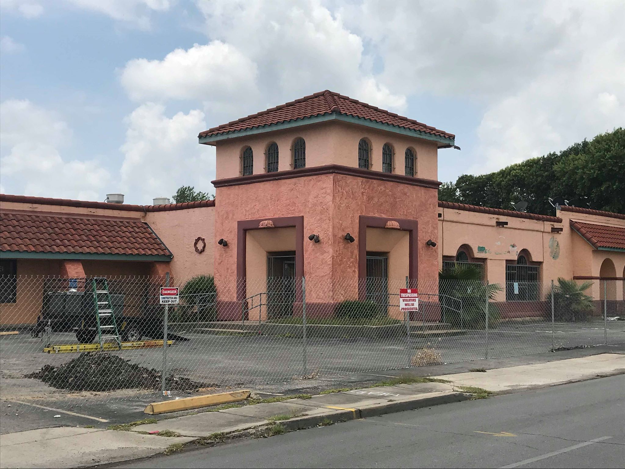 locals-lament-demolished-san-antonio-south-side-tradition-pan