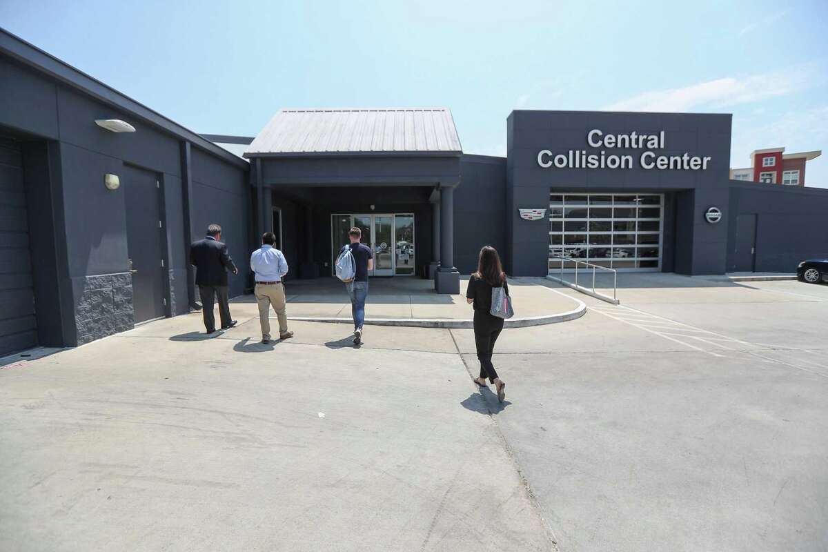 Nation’s largest Nissan dealership woos buyers with amenities