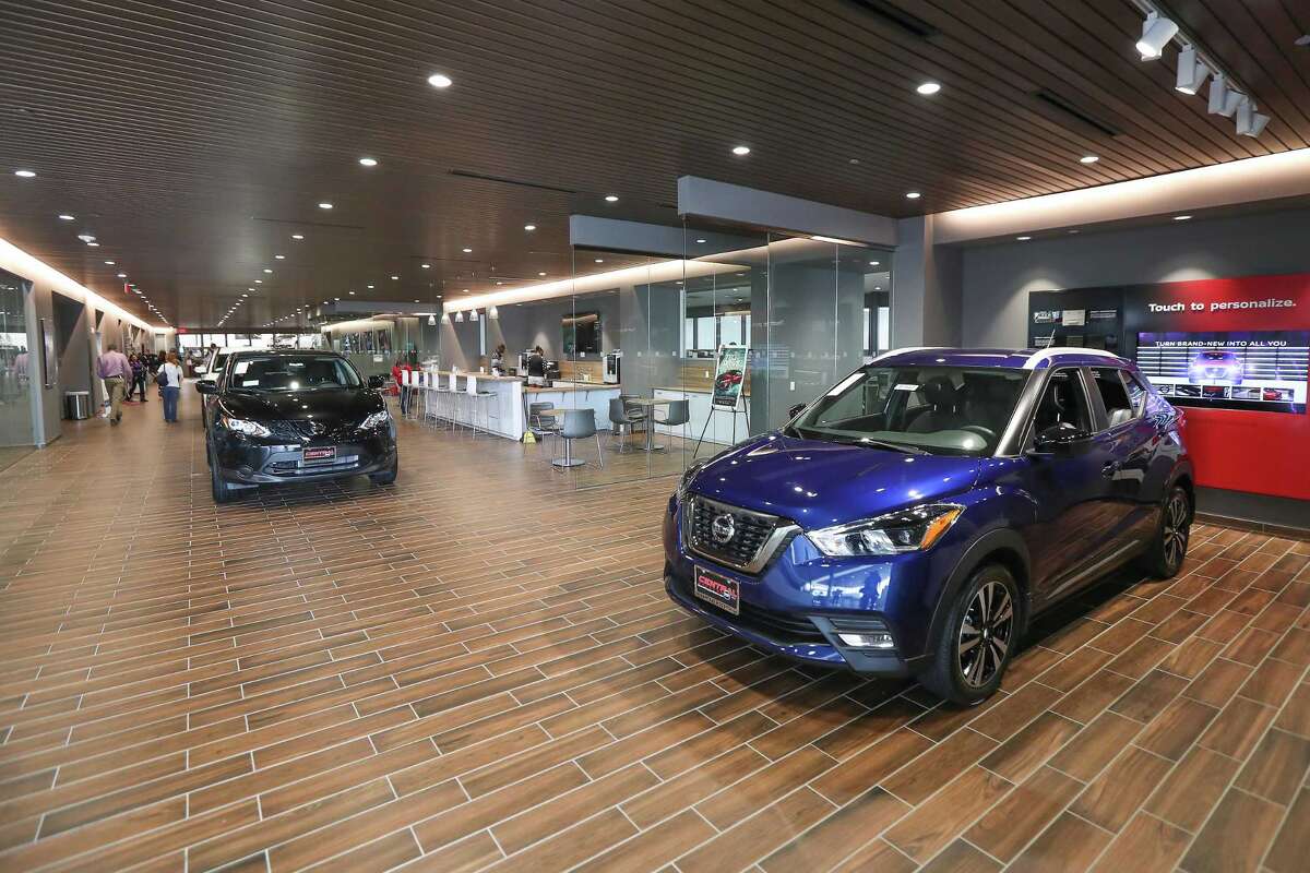 Nation’s largest Nissan dealership woos buyers with amenities