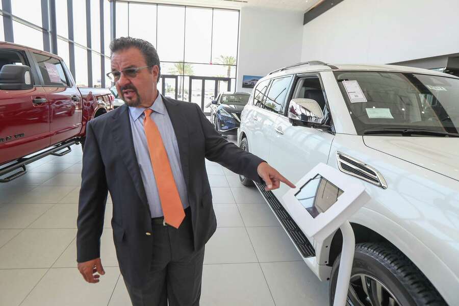 Nation’s largest Nissan dealership woos buyers with amenities