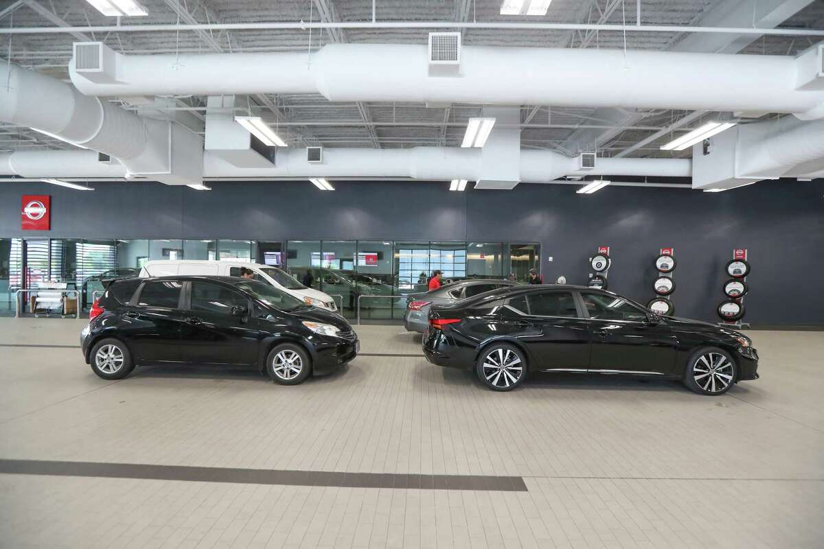 Nation’s largest Nissan dealership woos buyers with amenities