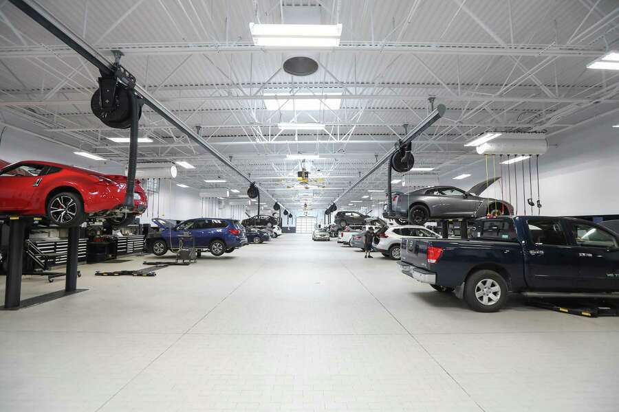 Nation’s largest Nissan dealership woos buyers with amenities