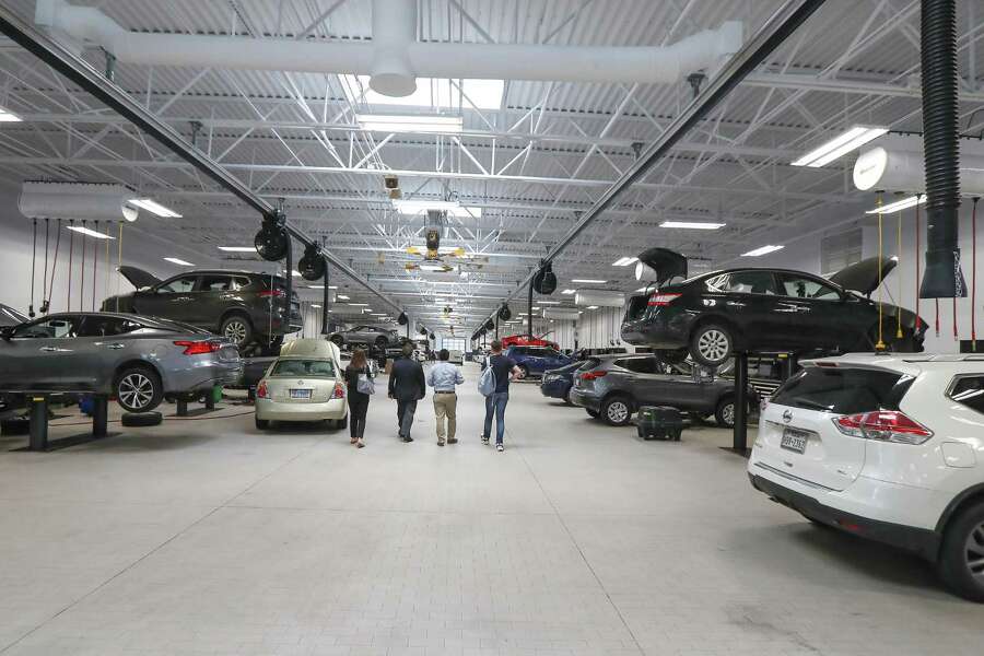 Nation’s largest Nissan dealership woos buyers with amenities