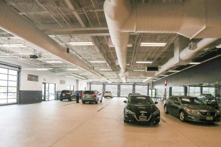 Nation’s largest Nissan dealership woos buyers with amenities