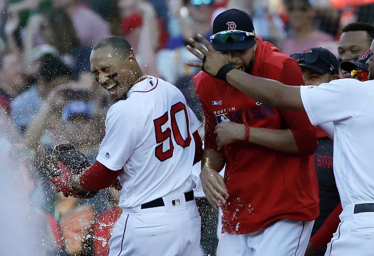 Red Sox back above .500 with win at Rangers