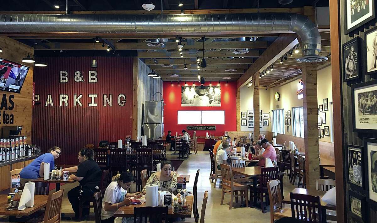 Review: B&B Smokehouse Sets A Solid Barbecue Table On San Antonio’s ...