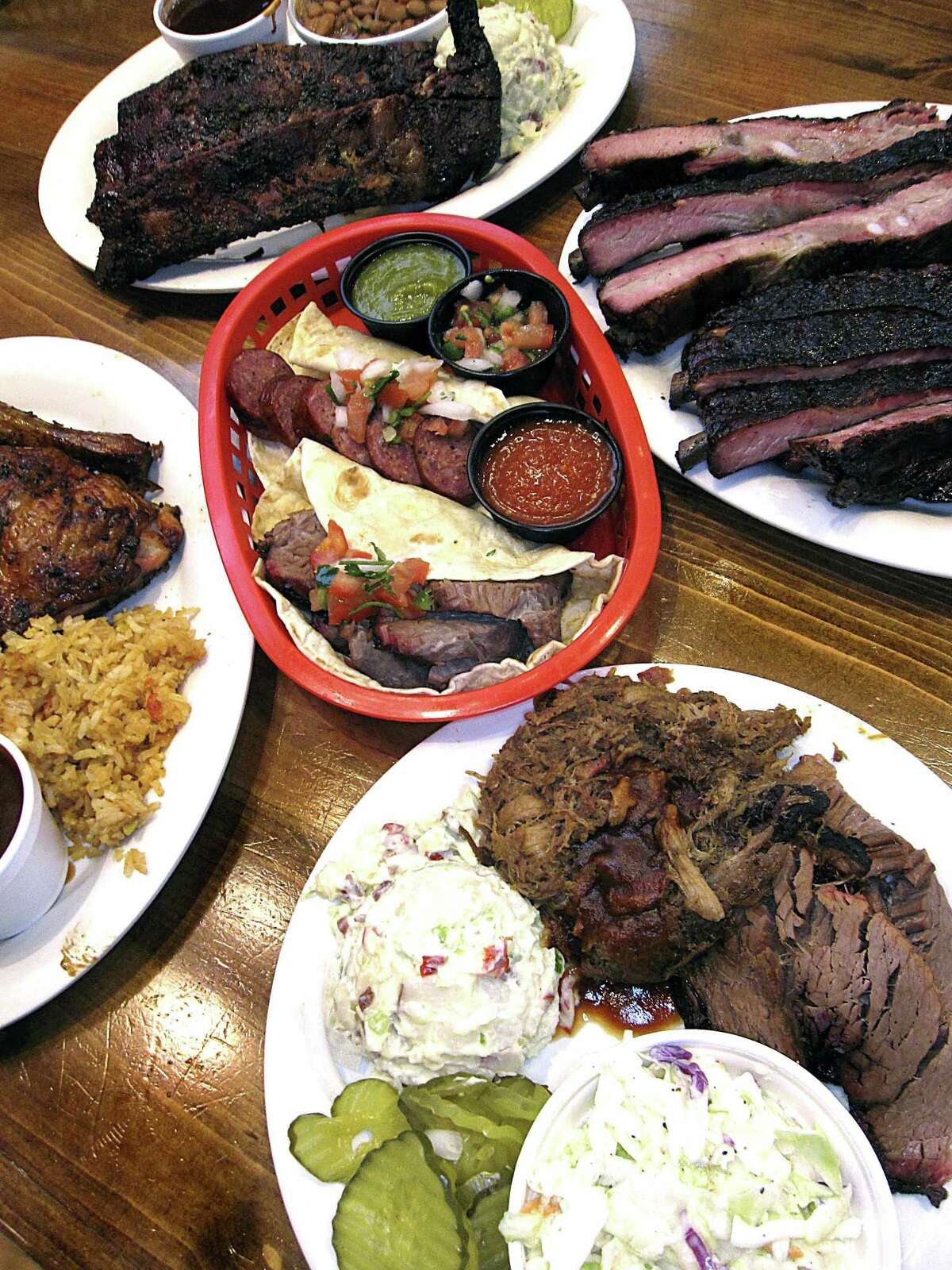 Review: B&B Smokehouse Sets A Solid Barbecue Table On San Antonio’s ...