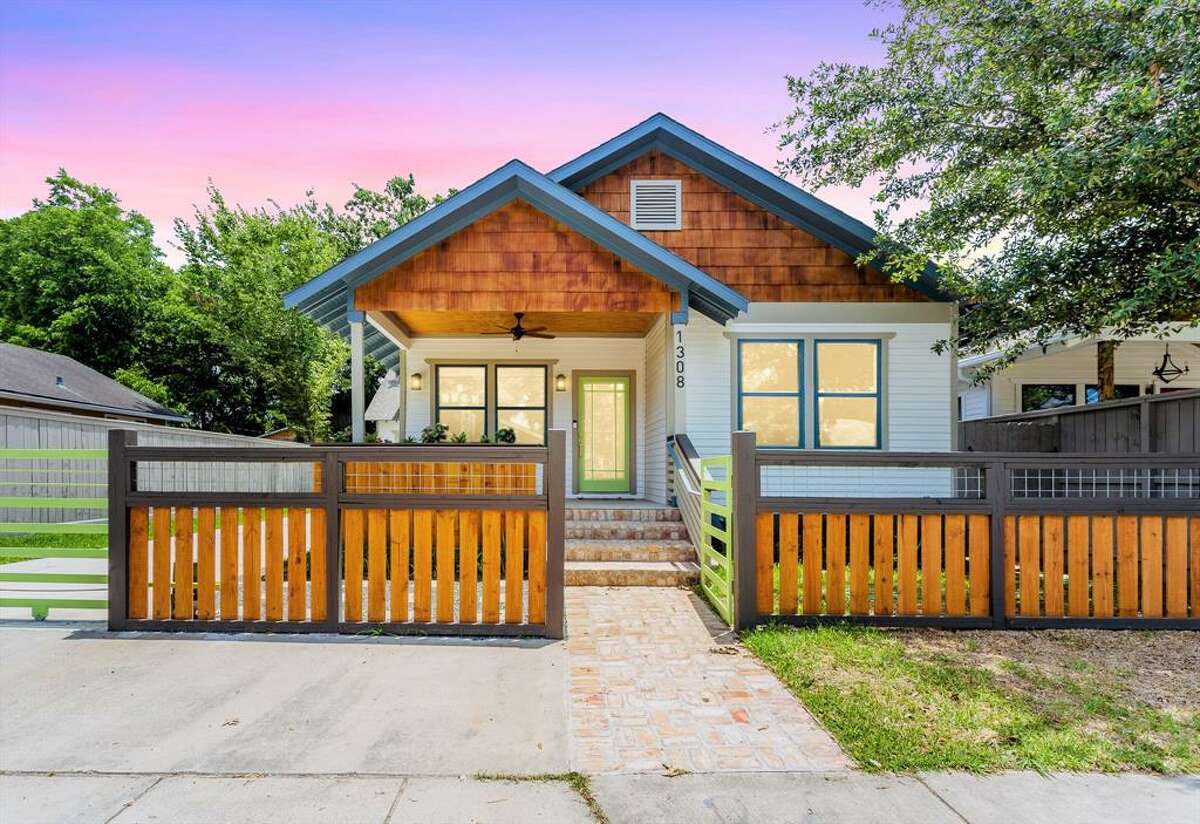 1. Heights/Greater HeightsAverage home prices:Single-family home: $525,000Townhome: $339,999Condo: $749,900>>>See what popular neighborhood venues, popular restaurants and parks are nearby... See this listing: 1308 Tabor Street, Houston