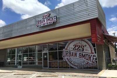 Barbecue Meets Cajun At New Restaurant 225 Urban Smoke On San Antonio S Northeast Side
