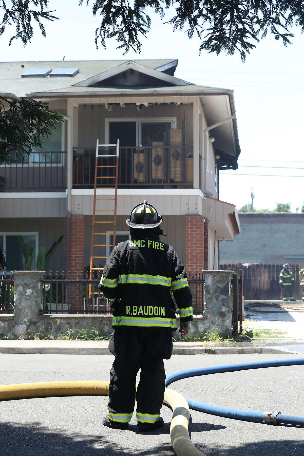 House fire in San Mateo shuts down Hwy. 101 exit ramp