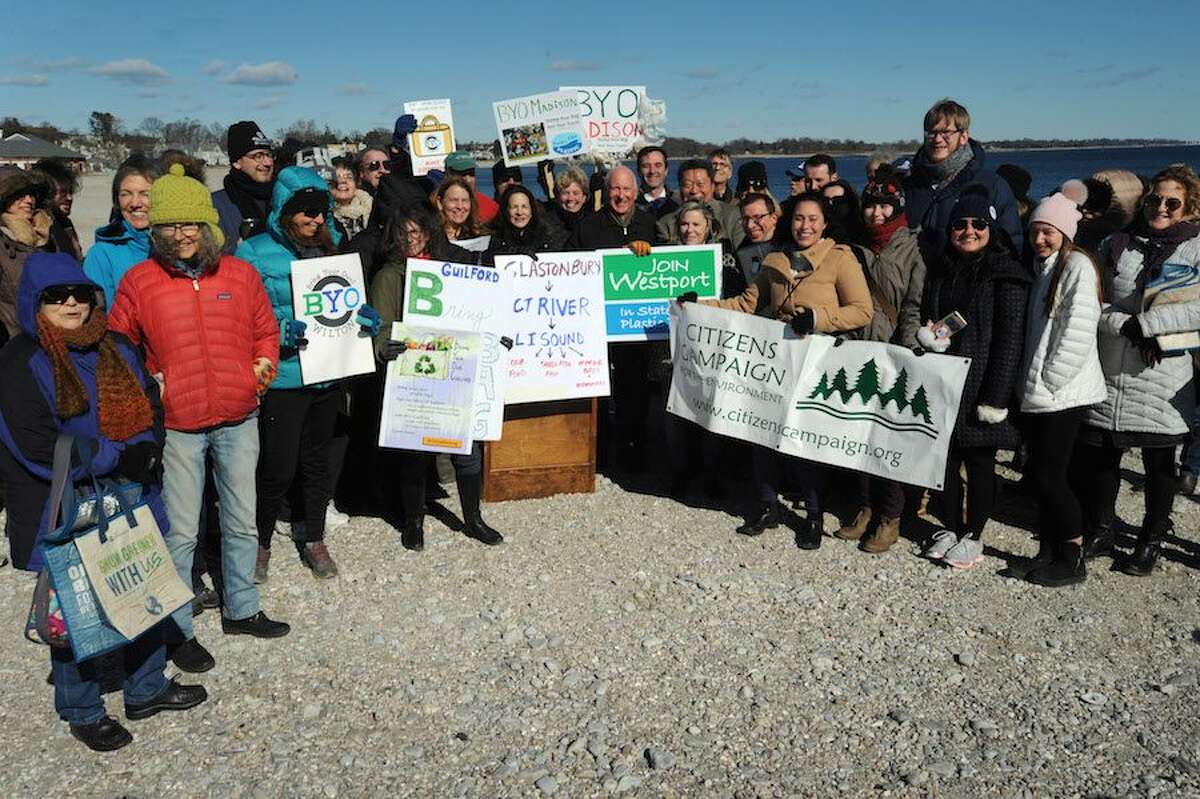 Connecticut plastic bag ban moves forward in legislature