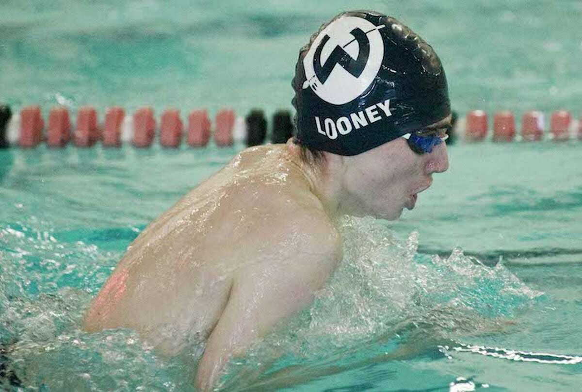 Ryan Looney swam on two relays that scored points for Wilton at the FCIAC championship meet. Photo: Scott Mullin / Hearst Connecticut Media