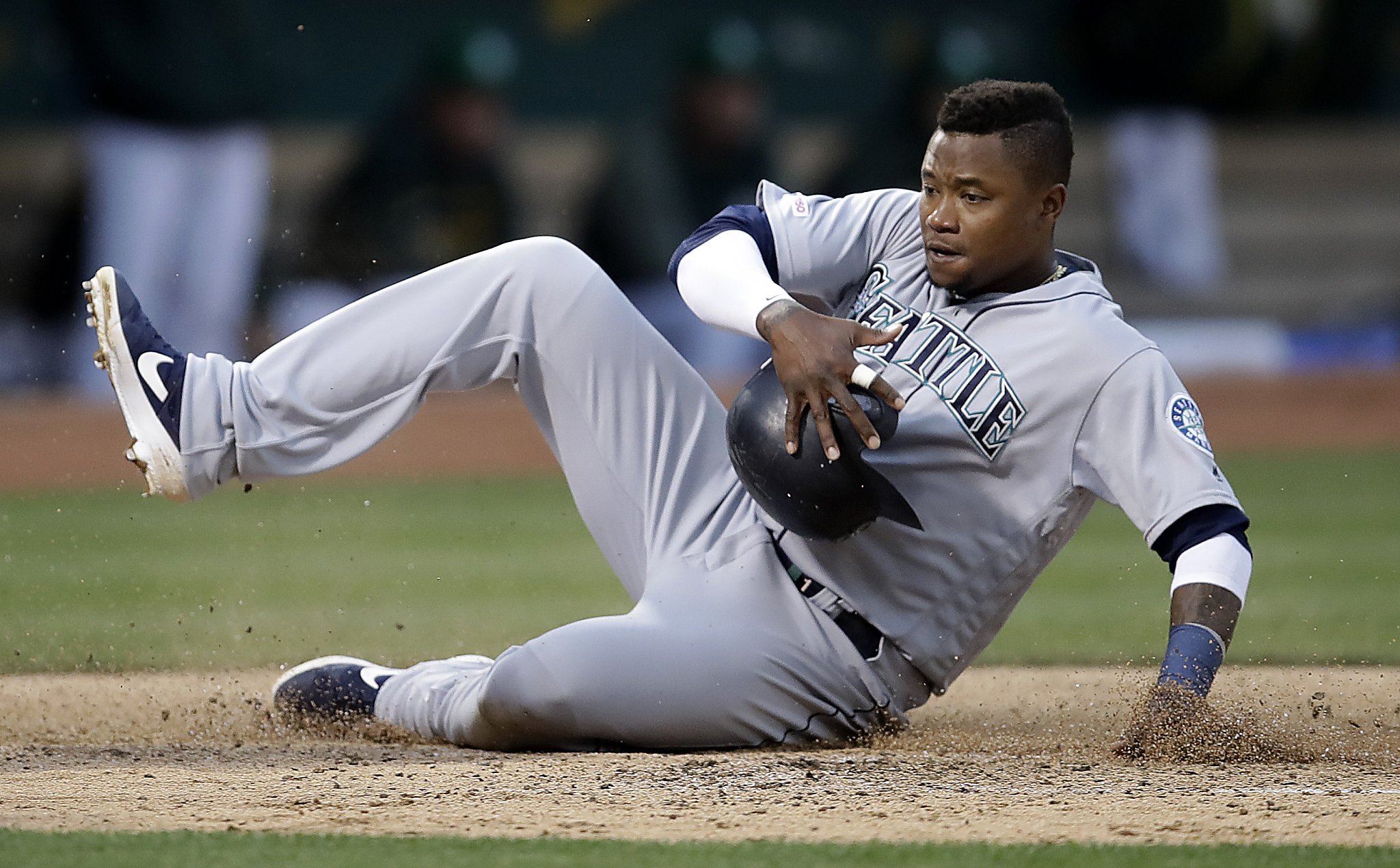 Mariners' Dee Gordon named winner of 55th Hutch Award